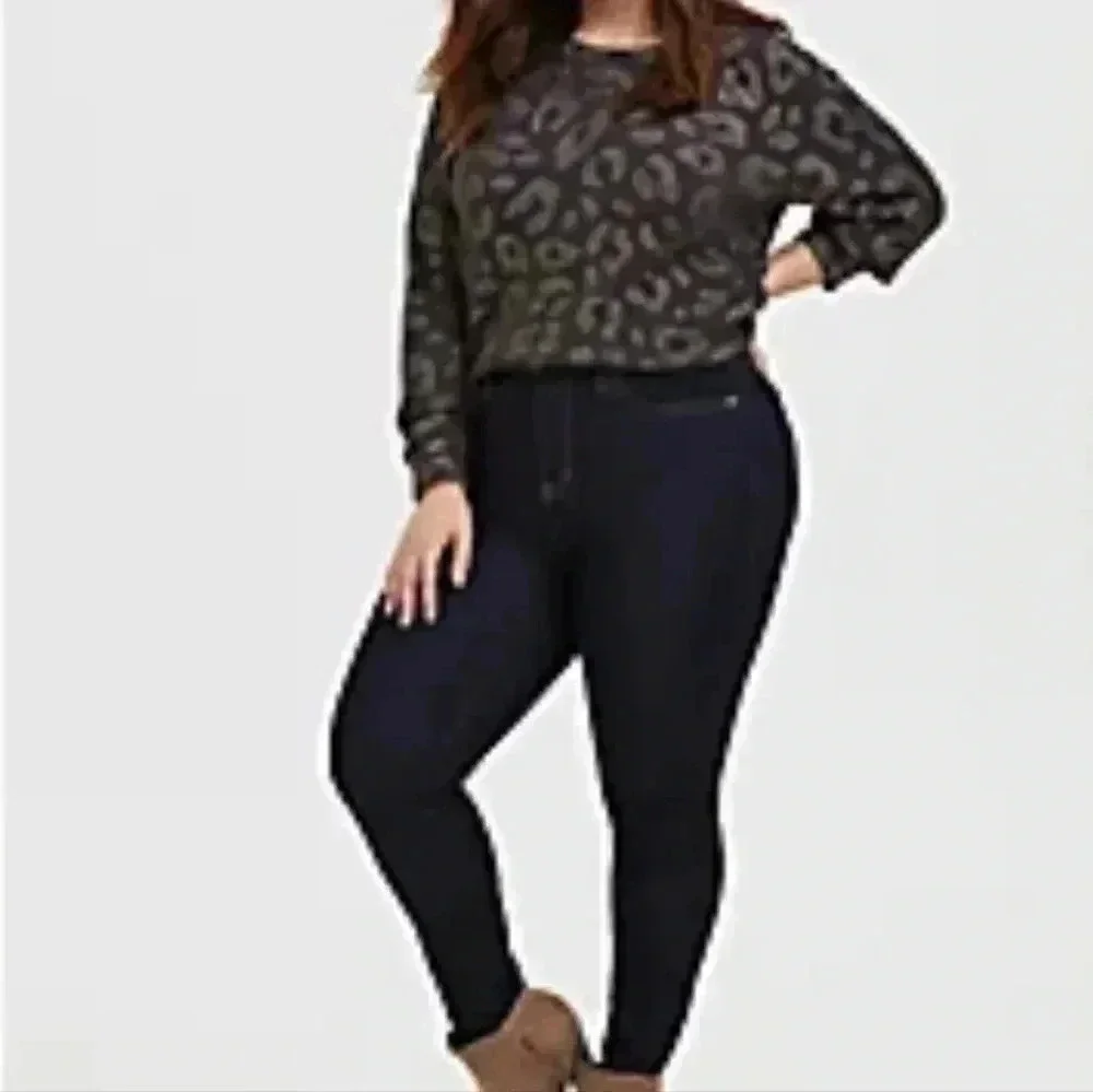 TORRID Wine & GOLD FOIL LEOPARD RIB Pull over Sweater Sz 2 2XL 16-18 US - Picture 2 of 10